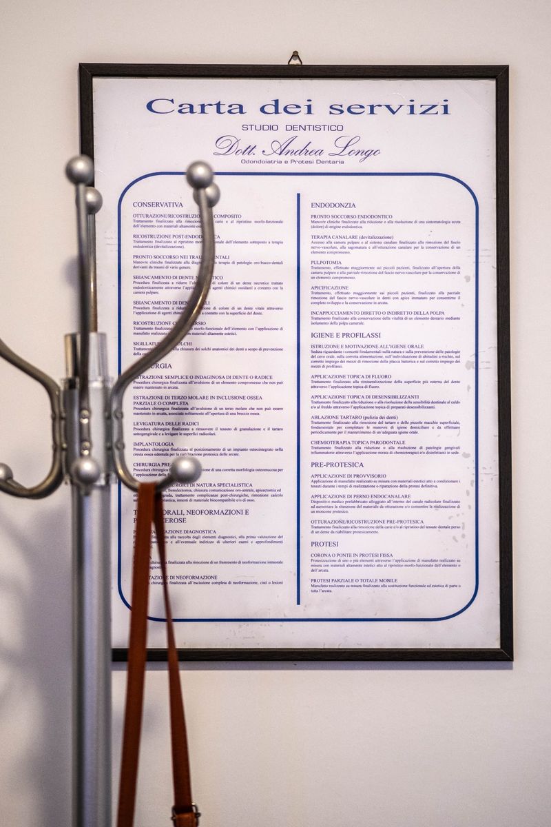 Carta dei servizi dello Studio Dentistico Dott. Andrea Longo, elenco ufficiale dei trattamenti
